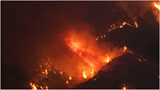 Californie : les flammes du Dixit Fire engloutissent une petite ville