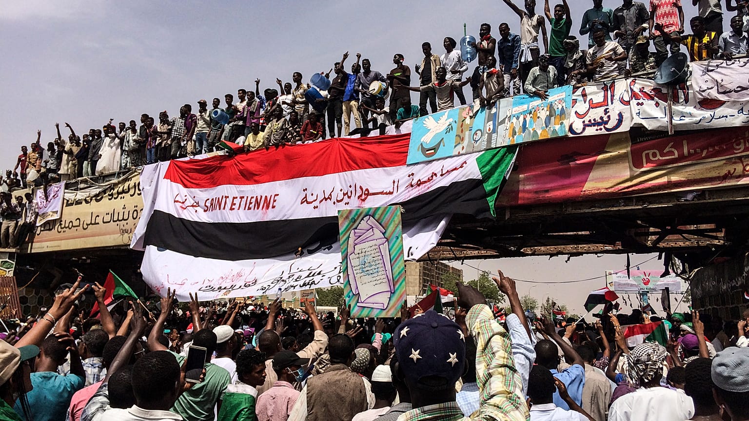 جانب من الاحتجاجات التي شهدها السودان قبل عامين والتي على إثرها تم إزاحة الرئيس عمر حسن البشير عن سدّة الرئاسة