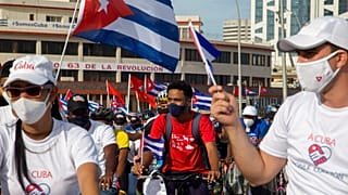 Miles de jóvenes comunistas han arropado al régimen en las calles de La Habana