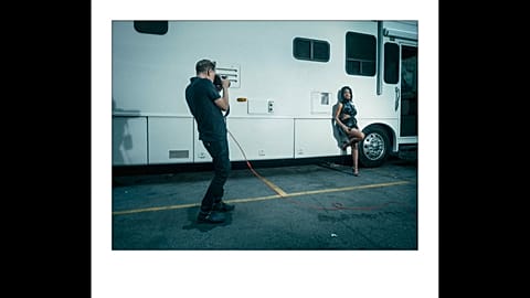 Bryan Adams fotografiert für den Pirelli-Kalender 2022
