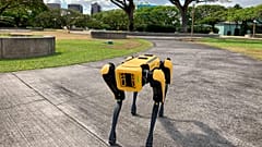 Photo depicts a robotic dog in Honolulu which is being used to take homeless people's temperatures.