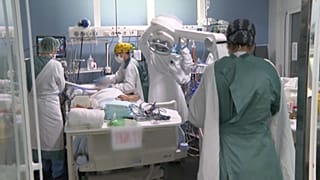 Los trabajadores del Hospital del Mar de Barcelona, desbordados