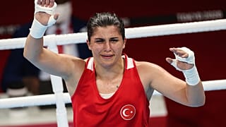 Tokyo Olimpiyat Oyunları'nda boksta kadınlar 69 kiloda Busenaz Sürmeneli, altın madalya kazandı