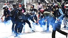 Mehr Geld für Corona, weniger für den König: Proteste in Thailand