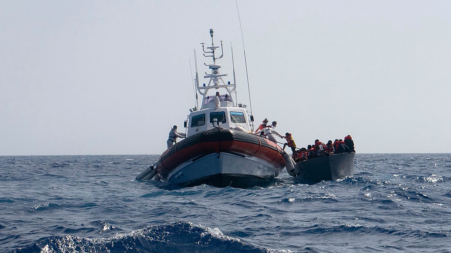 SeaWatch 3 принял порт Трапани