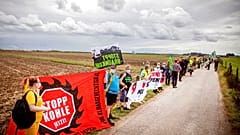Menschenkette gegen Kohle: Protest bei Garzweiler