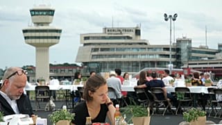 Tafelnde in Tegel - auf der alten Start-/Landebahn