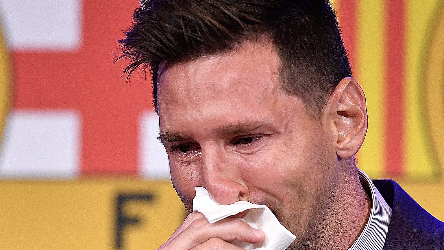 Barcellona, l'addio di Messi: "Ero pronto a dimezzarmi l'ingaggio"