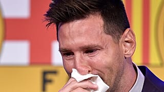Слёзы чемпиона: Лионель Месси попрощался с "Барселоной"