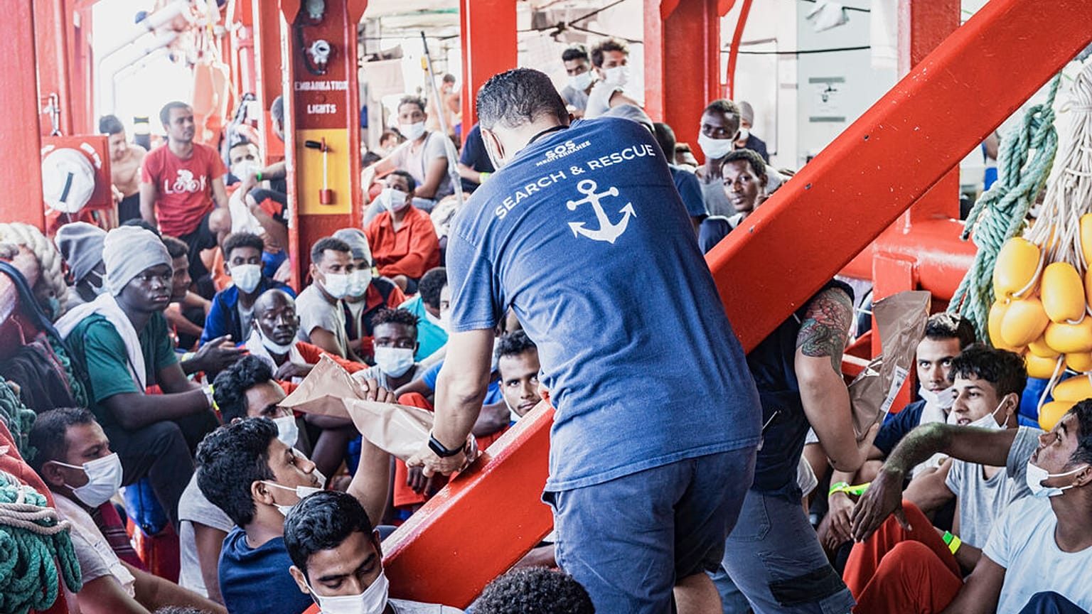 Az Ocean Viking majdnem egy hétig várt kikötésre augusztus elején 
