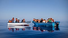 Нелегальные мигранты из Туниса вблизи Лампедузы, июль 2021 года