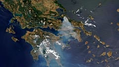 Δορυφορική εικόνα από τις φωτιές σε Αττική και Εύβοια