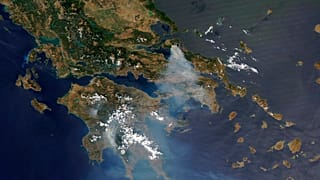 Die Rauchentwicklung auf Euböa im Nordosten Griechenlands ist aus dem All gut zu erkennen