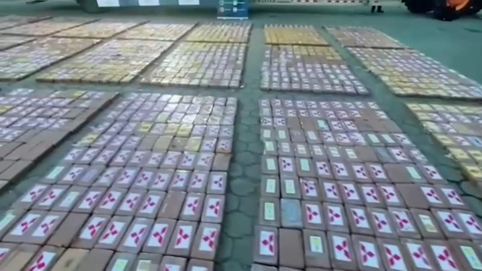 Alijo de cocaína interceptado por la Armada de Colombia en aguas del Pacífico. 