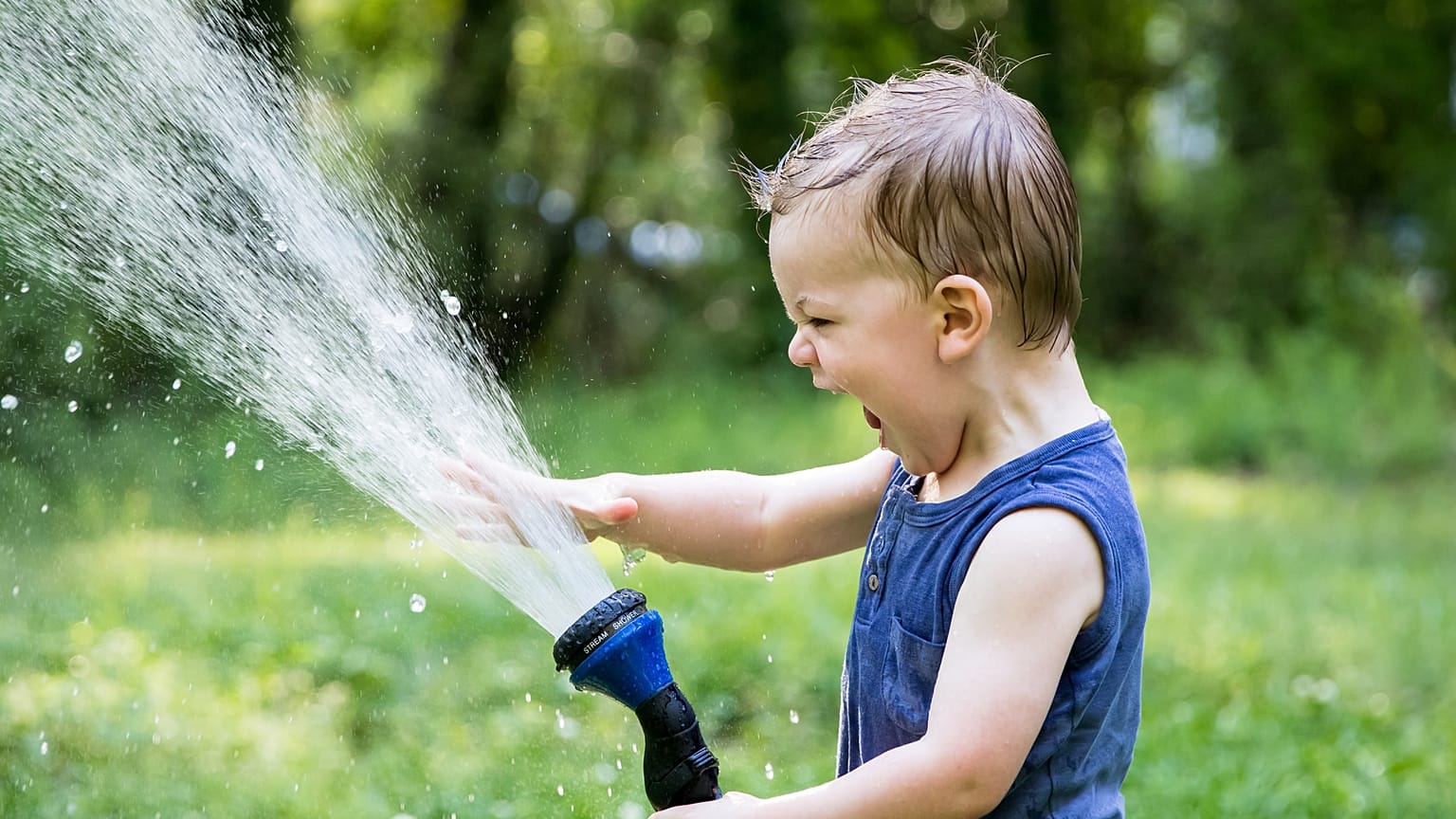 The UK government hopes putting fibre-optic cables inside water pipes will help more people enjoy a high-speed connection