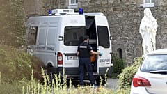 Conmoción en Francia tras el extraño asesinato de un sacerdote 