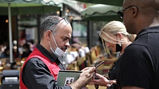 صورة من أحد المطاعم في فرنسا