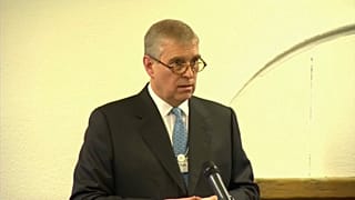 Nemi erőszak miatt perelték be II. Erzsébet királynő fiát