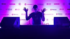 Alemania convierte centros de vacunación en discotecas para atraer a los jóvenes