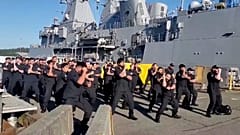 VIDEO: Neuseelands Seeleute beeindrucken mit Haka in Kanada