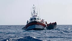 Politische Krise in Tunesien: Hilfsorganisationen in Italien warnen vor Anstieg der Migration