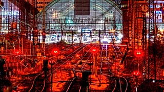 Leerer Haiuptbahnhof in Fankfurt am Mittwochmorgen