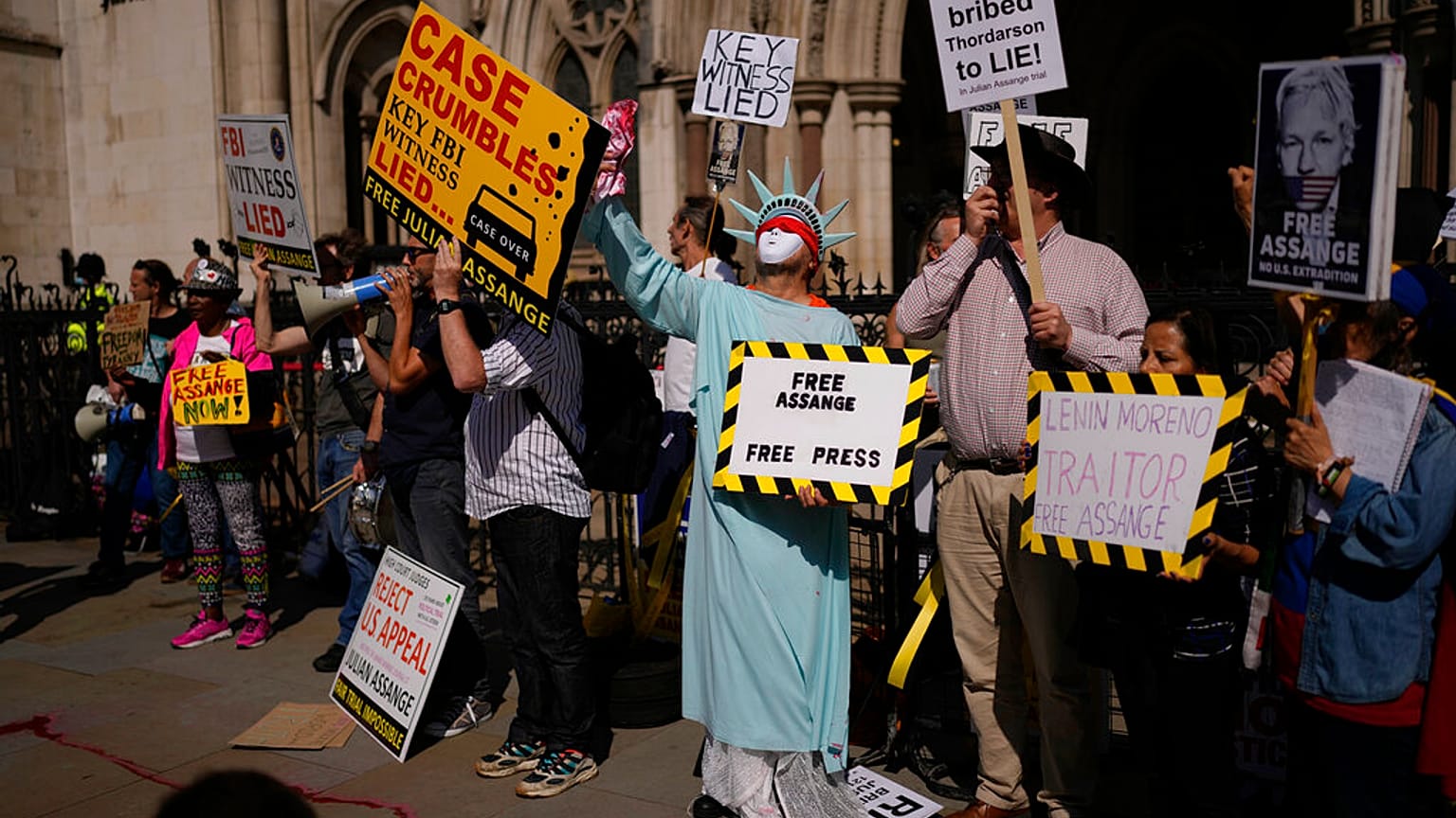 Les USA obtiennent une extension de leur appel contre le refus d’extrader Julian Assange