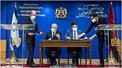 وزير الخارجية المغربي ناصر بوريطة ونظيره الإسرائيلي مائير لبيد يوقعان في الرباط اتفاقات لاستحداث آلية تشاور سياسي  وأخرى للتعاون في مجالات الثقافة والرياضة والخدمات الجوية