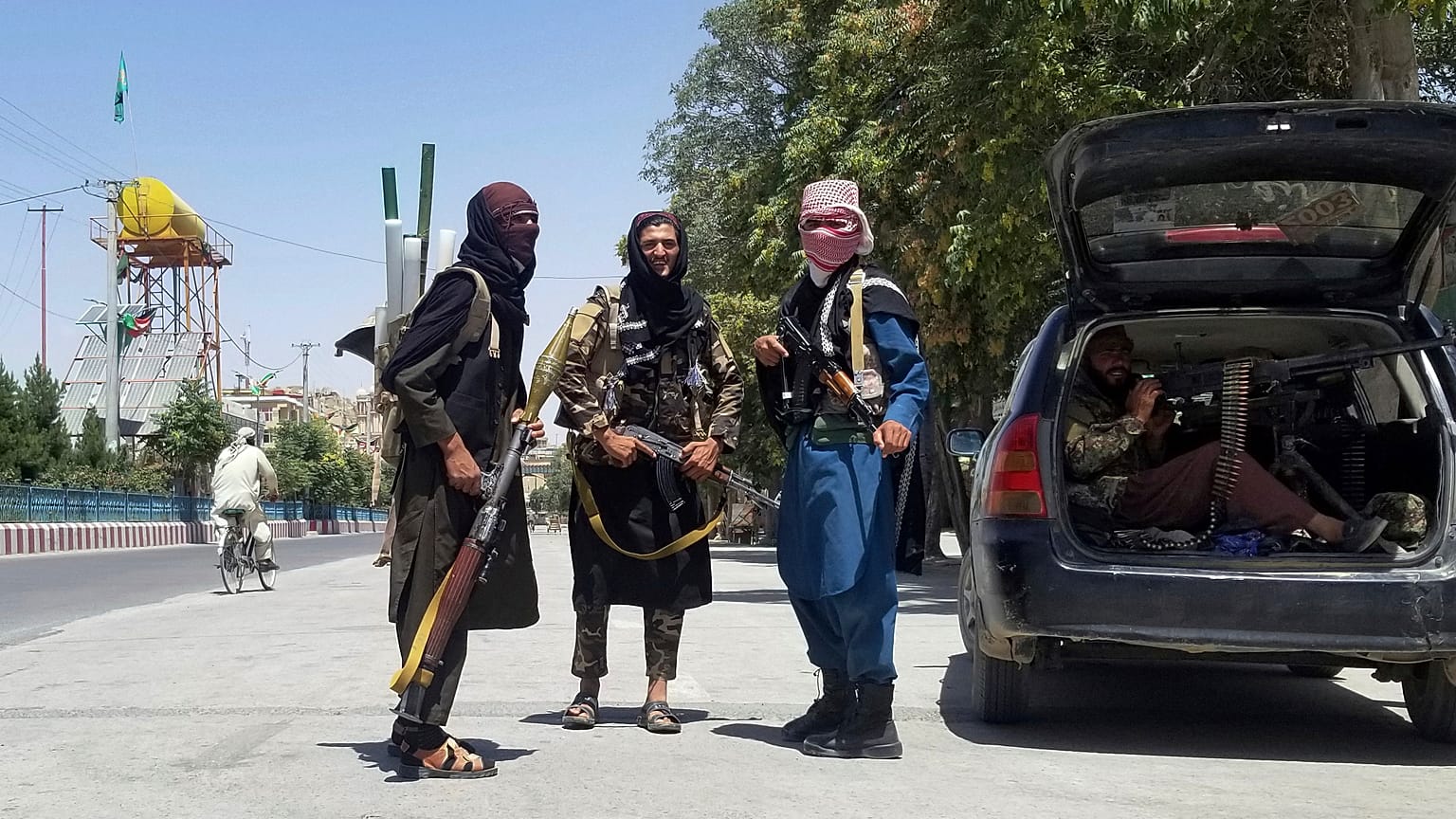 Los talibanes controlan ya dos tercios del país