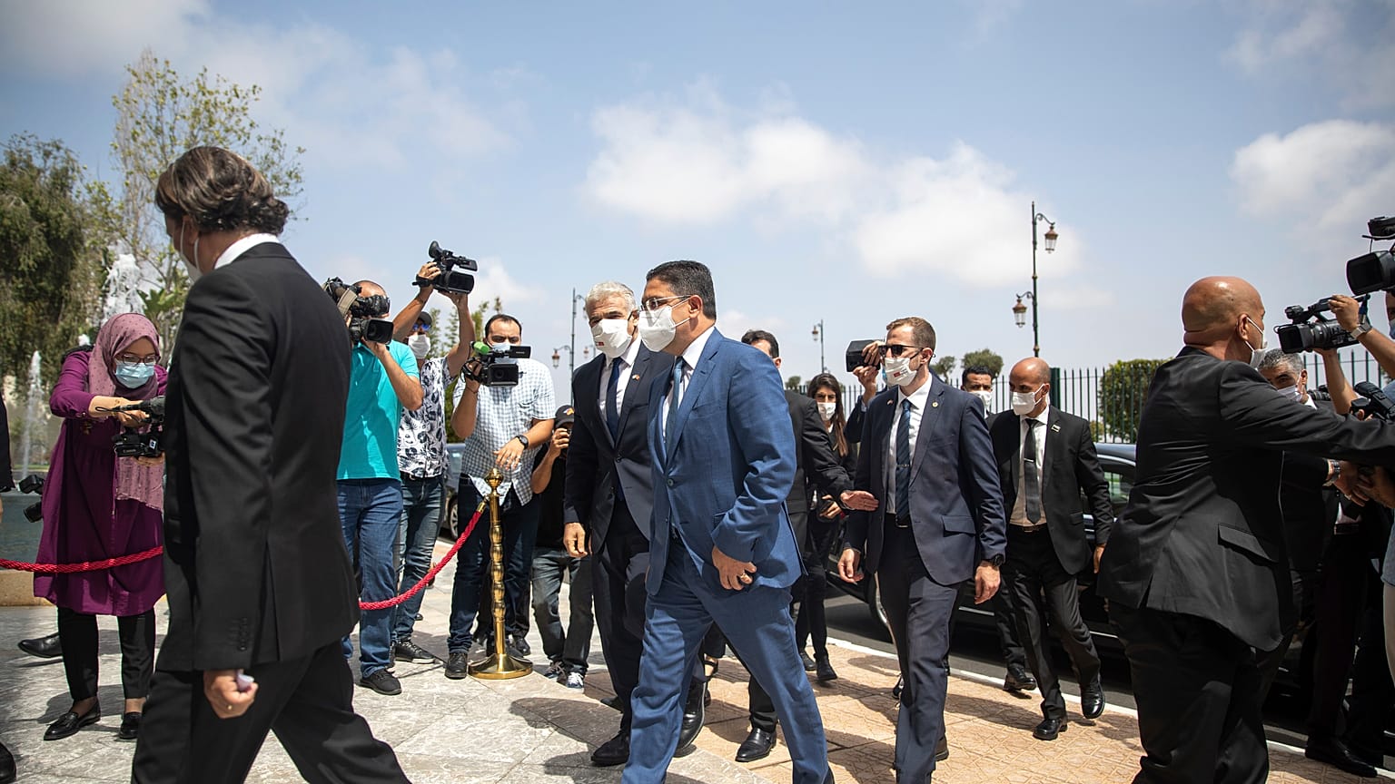 وزير الخارجية المغربي ناصر بوريطة يستقبل وزير الخارجية الإسرائيلي يائير لبيد في الرباط الأربعاء 11 أغسطس-آب