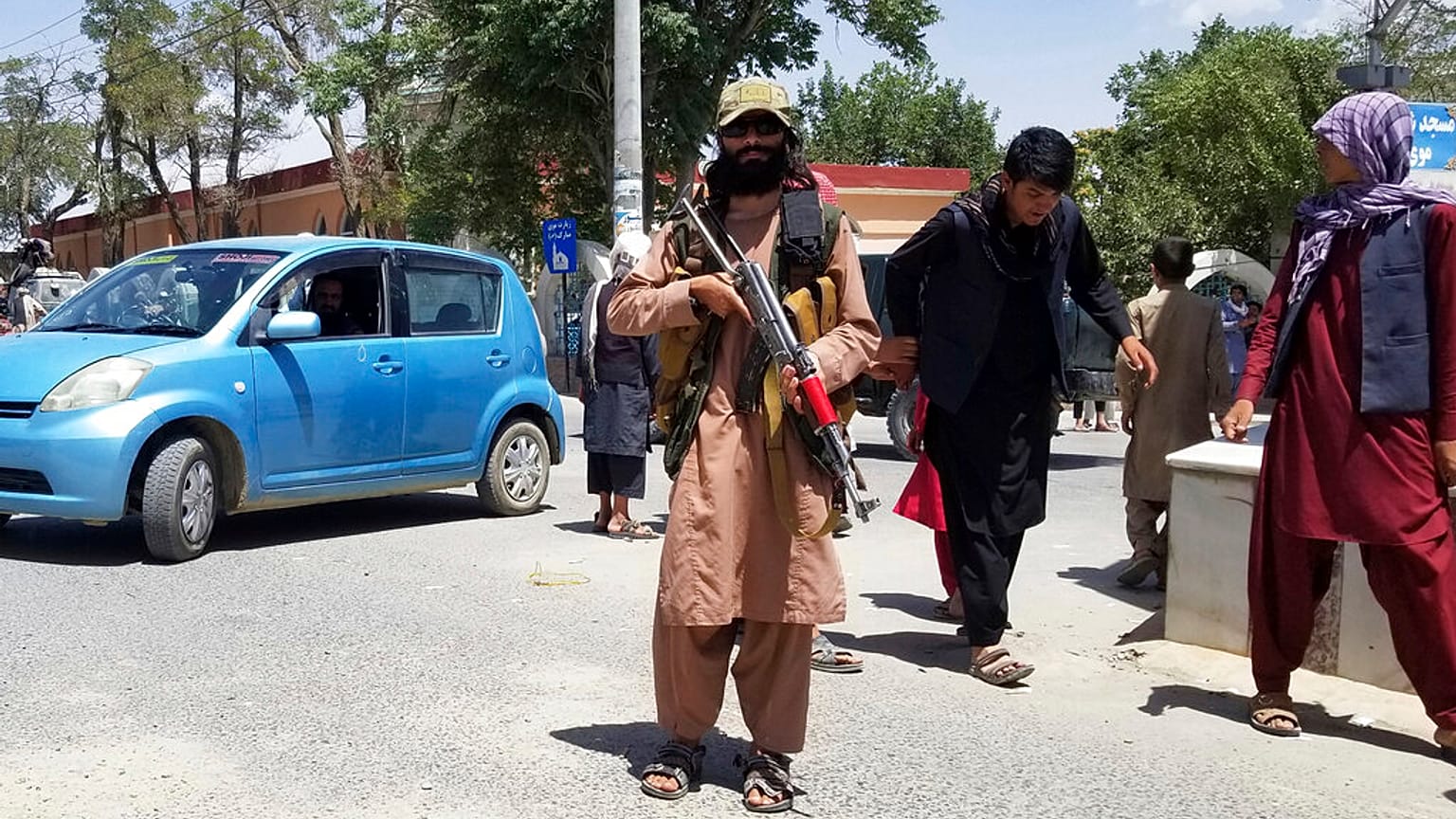 Los talibanes se hacen con Kandahar y Estados Unidos comienza a sacar del país a sus diplomáticos