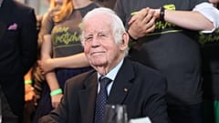 Kurt Biedenkopf vor zwei Jahren bei der Veröffentlichung der Ergebnisse der Landtagswahl in Sachsen.