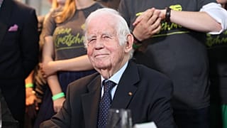 Kurt Biedenkopf vor zwei Jahren bei der Veröffentlichung der Ergebnisse der Landtagswahl in Sachsen.