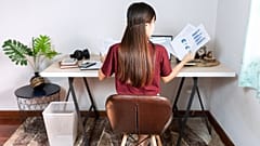 Google employees may have to decide between more pay and working remotely.