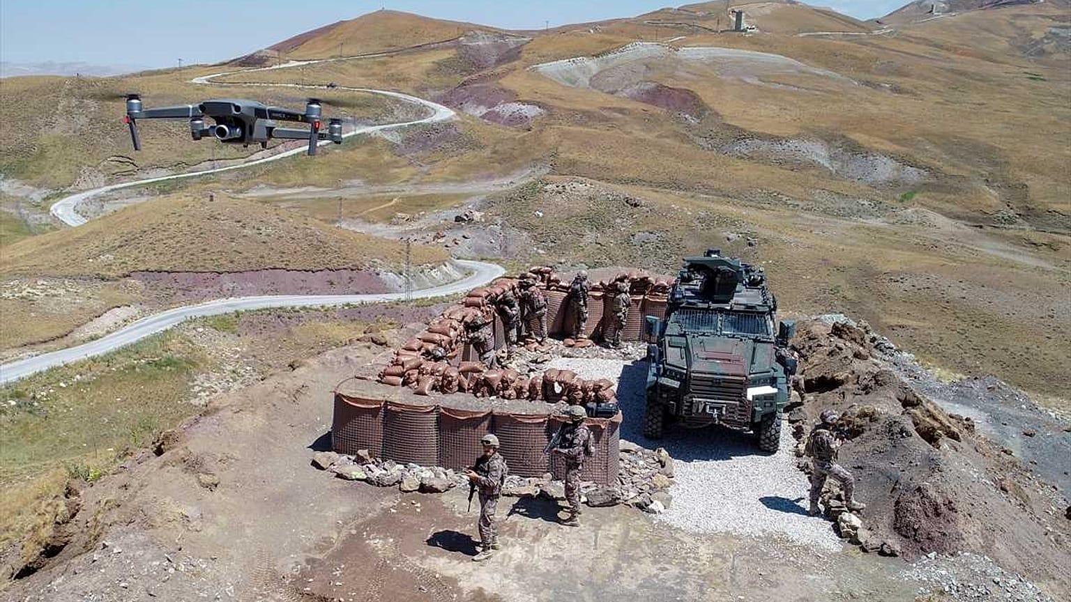 Van: İran sınır hattında göçmenlerin kullandığı yollar kontrol altında tutuluyor