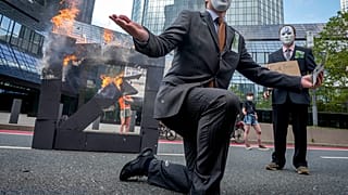 "Stoppt die Finanzierung von Klimakillern" - Protest vor der EZB