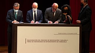 Párbeszédet kezd a venezuelai kormány és az ellenzék