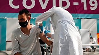 Archive du 12 juillet 2021, dans un centre de vaccination de Moscou, Russie