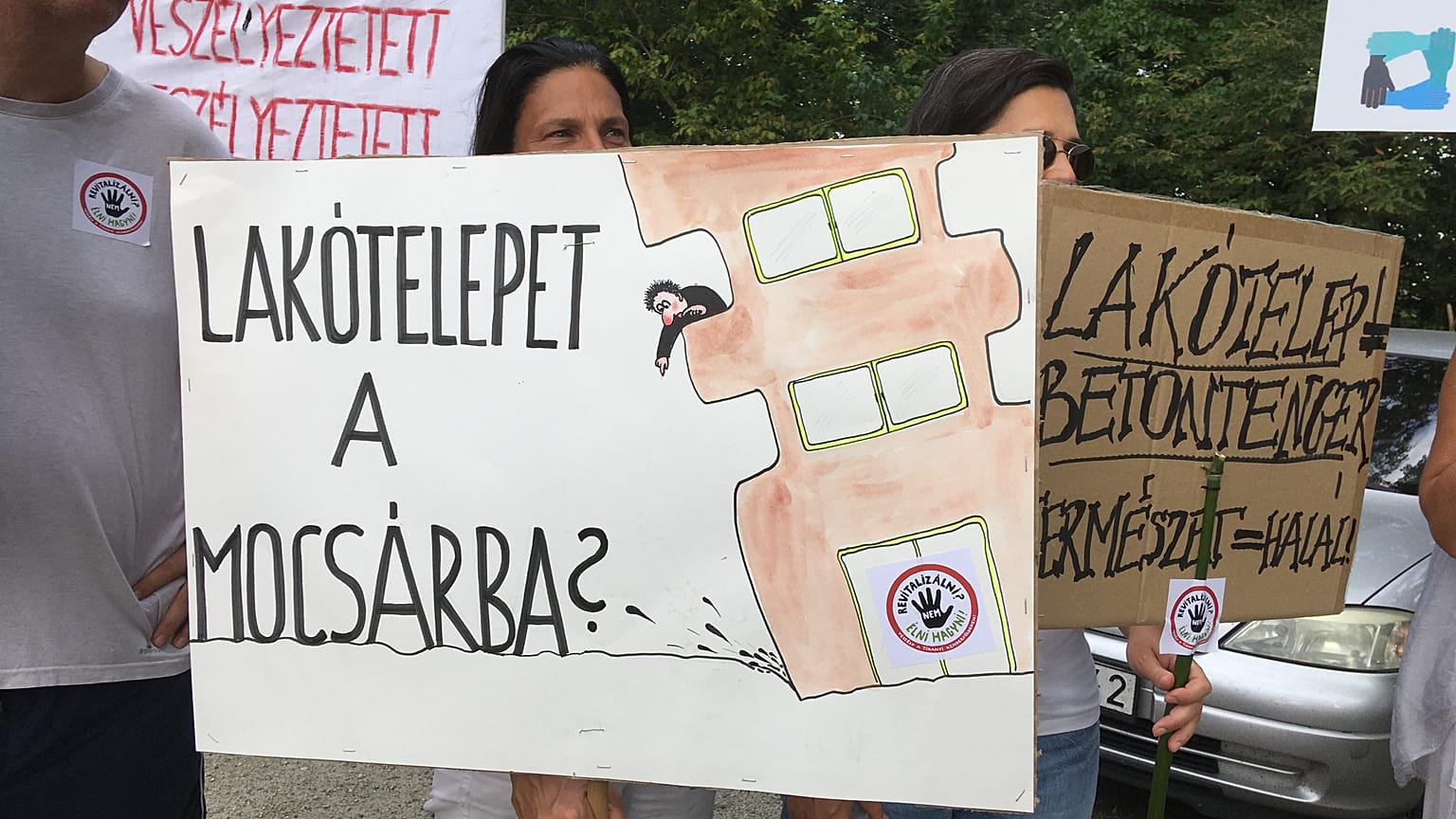 Tüntetés Tihanyban az ökológiai egyensúly megőrzéséért
