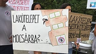 Tüntetés Tihanyban az ökológiai egyensúly megőrzéséért