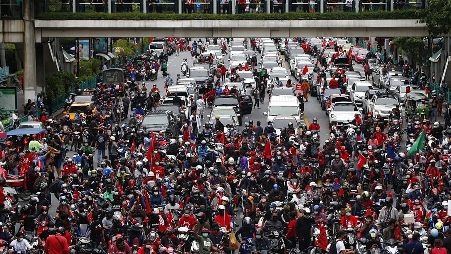 tüntetés Bangkokban