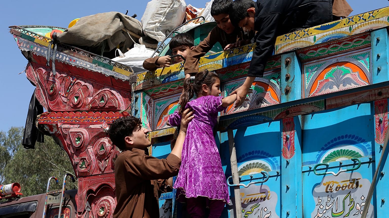 Afganistan'da evlerini terk edenler