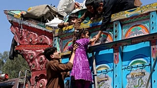 Afganistan'da evlerini terk edenler