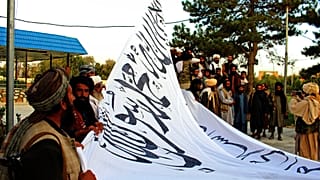 Taliban ziehen in Ghazni ihre Fahne auf
