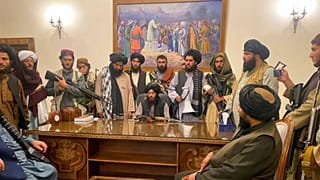 جنگجویان گروه طالبان در ارگ ریاستجمهوری افغانستان