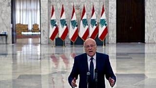 رئيس الوزراء اللبناني المكلف الميقاتي في مؤتمر صحفي بيروت، لبنان