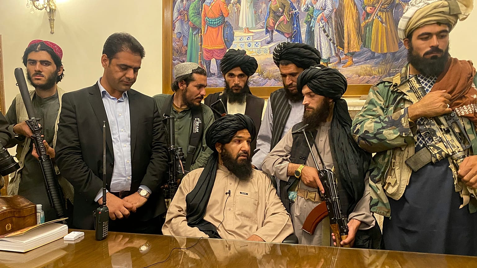 Taliban liderleri, Cumhurbaşkanlığı Sarayı'nda