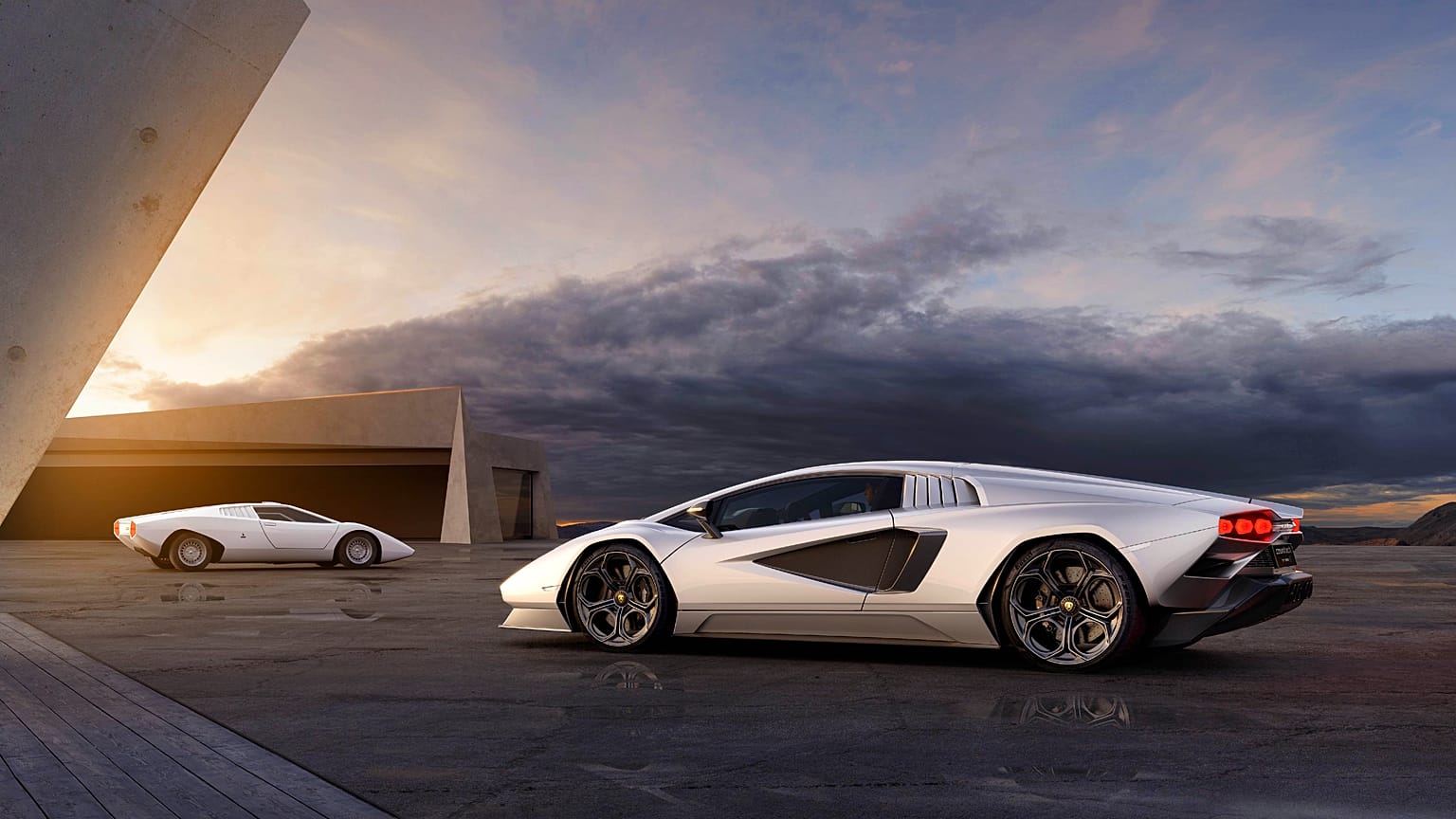Image shows hybrid car model, Countach LPI 800-4 from Lamborghini.