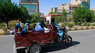 Un groupe de femmes manifeste à Kaboul, une première depuis le retour des talibans