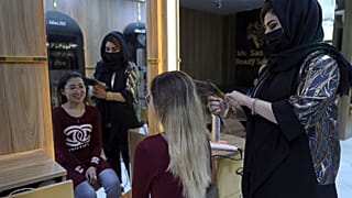 Afganistan'ın başkenti Kabil'de bir güzellik salonu